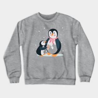 I Love Mom Cute Penguins Mom and Her Child-Mother's Day Crewneck Sweatshirt